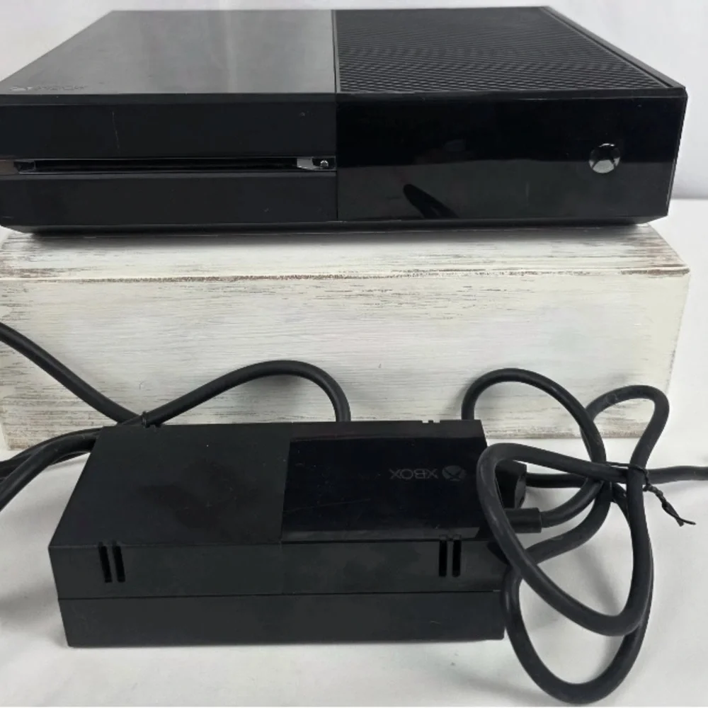 Xbox One Game System, Xbox Controller, Sceptre Monitor, Turtle Beach Headset